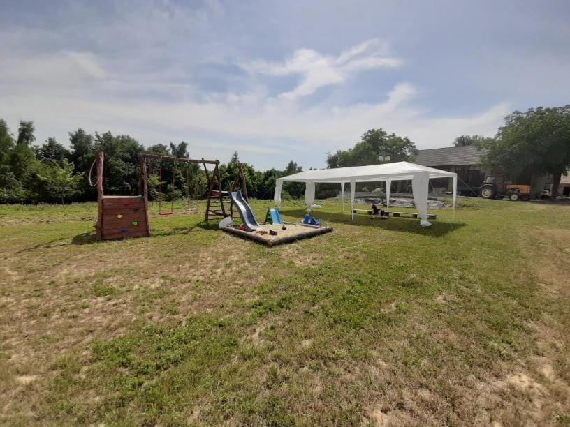 Gosp. Agroturystyczne Stary Gaj Villa Zerkowice Exterior photo